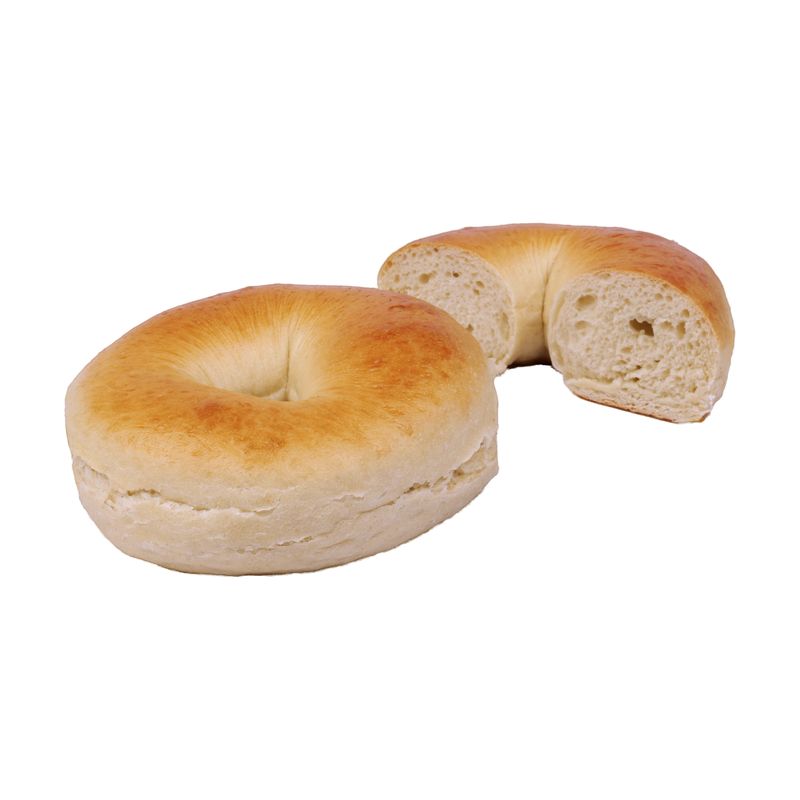 Ganzer heller Bagel vor einer aufgeschnittenen Hälfte, die Krume ist sichtbar